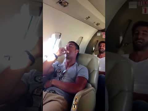 Cristiano Ronaldo got pranked in the airplane 😂 (via rickyregufe/Instagram) #shorts